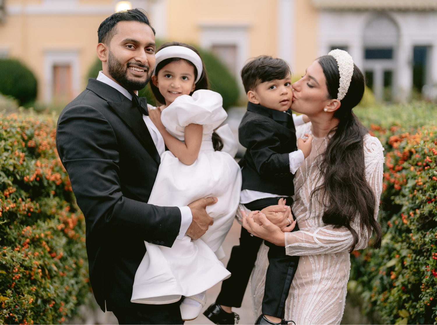 Casal em frente à Villa Serbelloni no Lago di Como