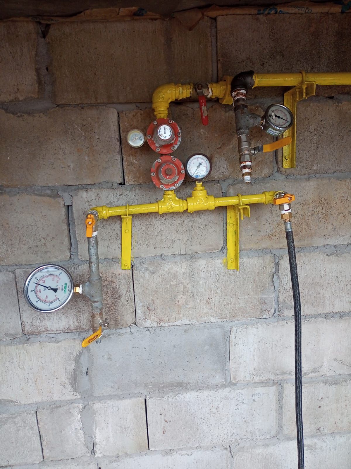 Teste de estanqueidade de coletor e rede de distribuição principal primária